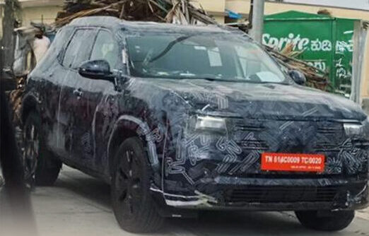 Nissan C-SUV 2025 digital instrument cluster steering controls interior glimpse