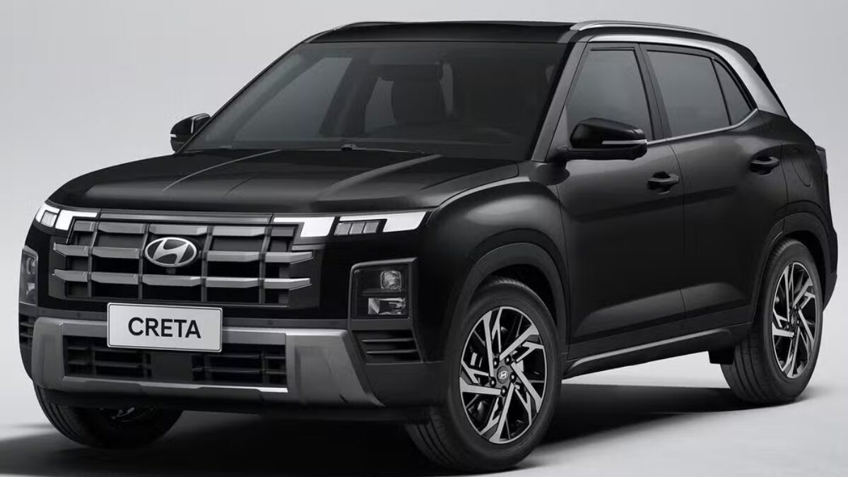 Hyundai Creta Petrol 2025 driving on road showcasing power and mileage