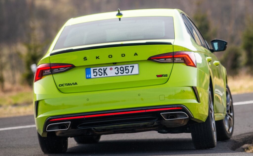 Skoda Octavia RS 2025 sleek side profile and 18-inch alloy wheels India