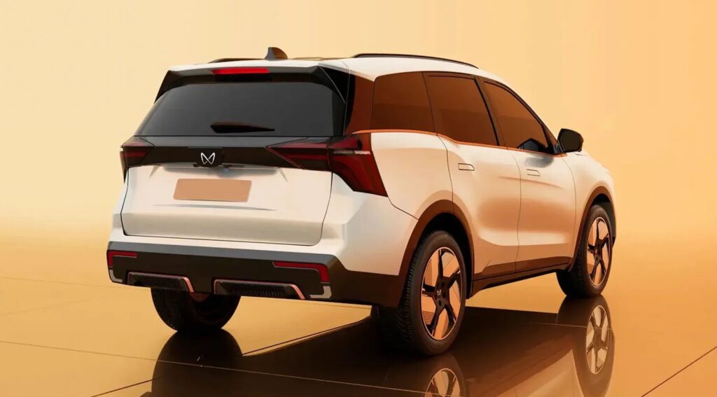 Mahindra XEV 7e rear design LED light bar powered tailgate electric SUV