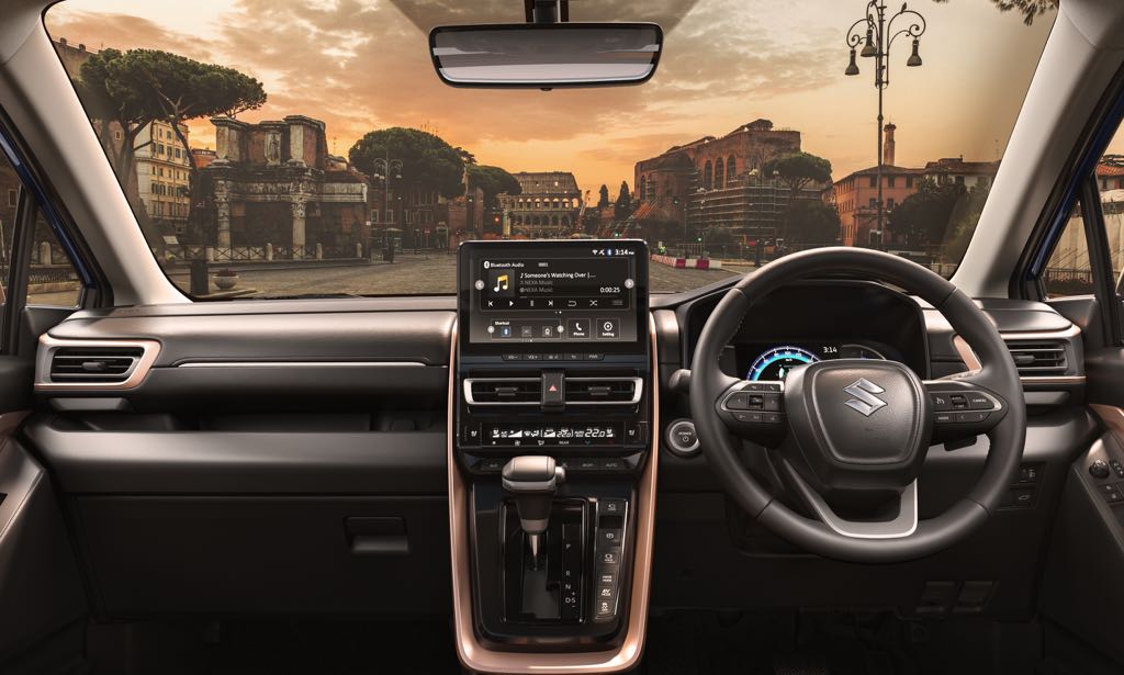 Maruti Suzuki Invicto 2025 plush hybrid interior touchscreen ventilated seats