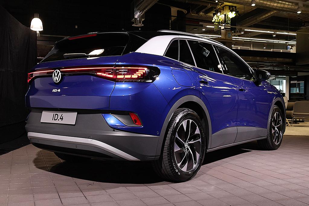 Volkswagen ID.4 rear design with LED taillights and modern bumper 2025
