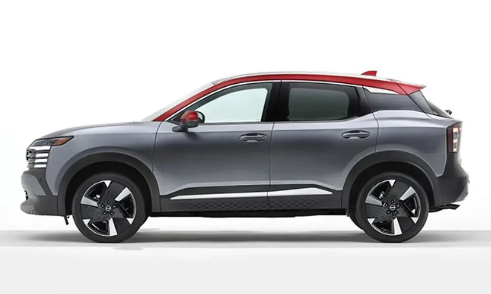 Nissan Kicks rear view, LED tail lamps and dynamic spoiler.